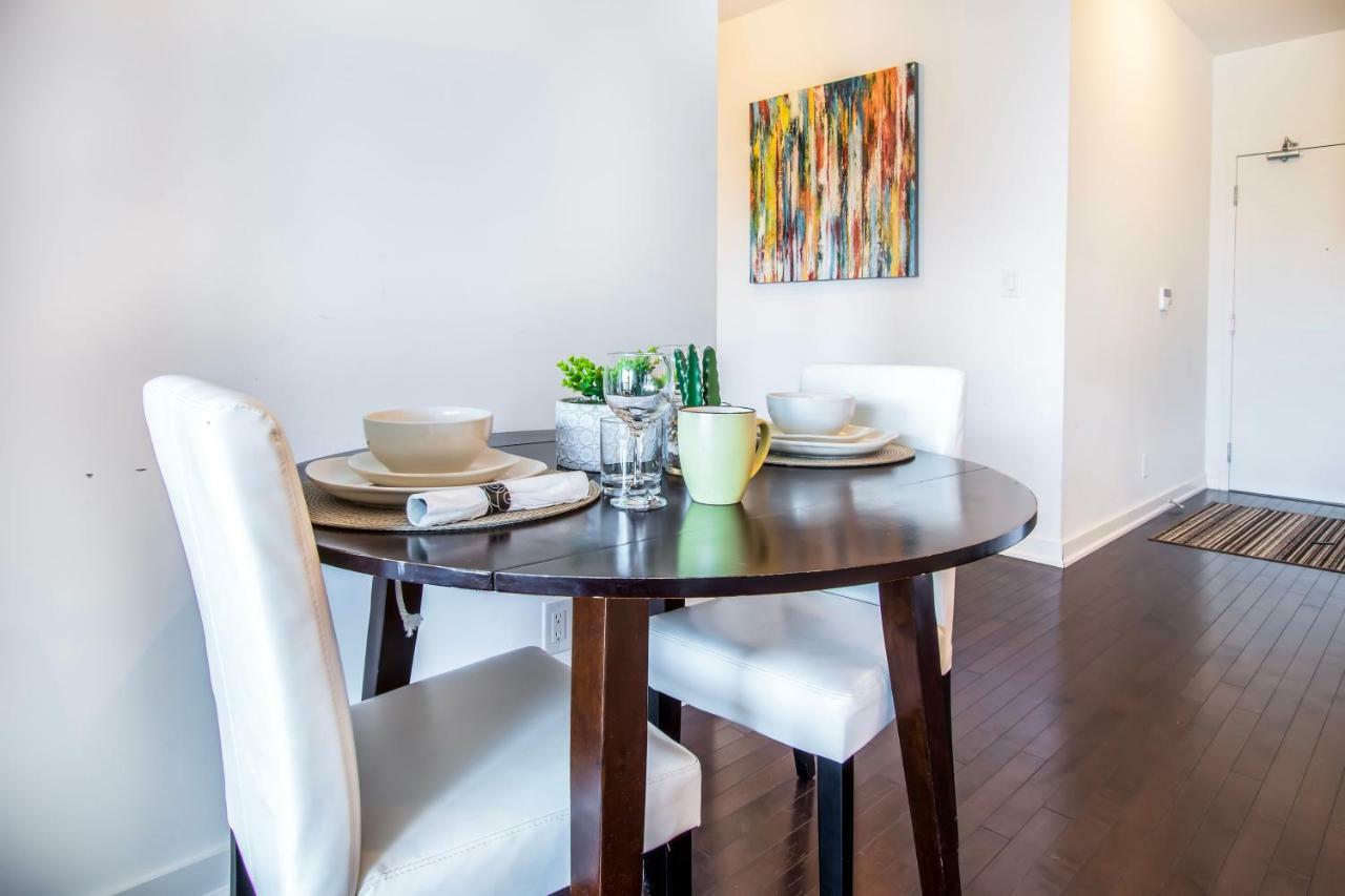 Micasa Suites - Modern Executive Condo Toronto Bagian luar foto