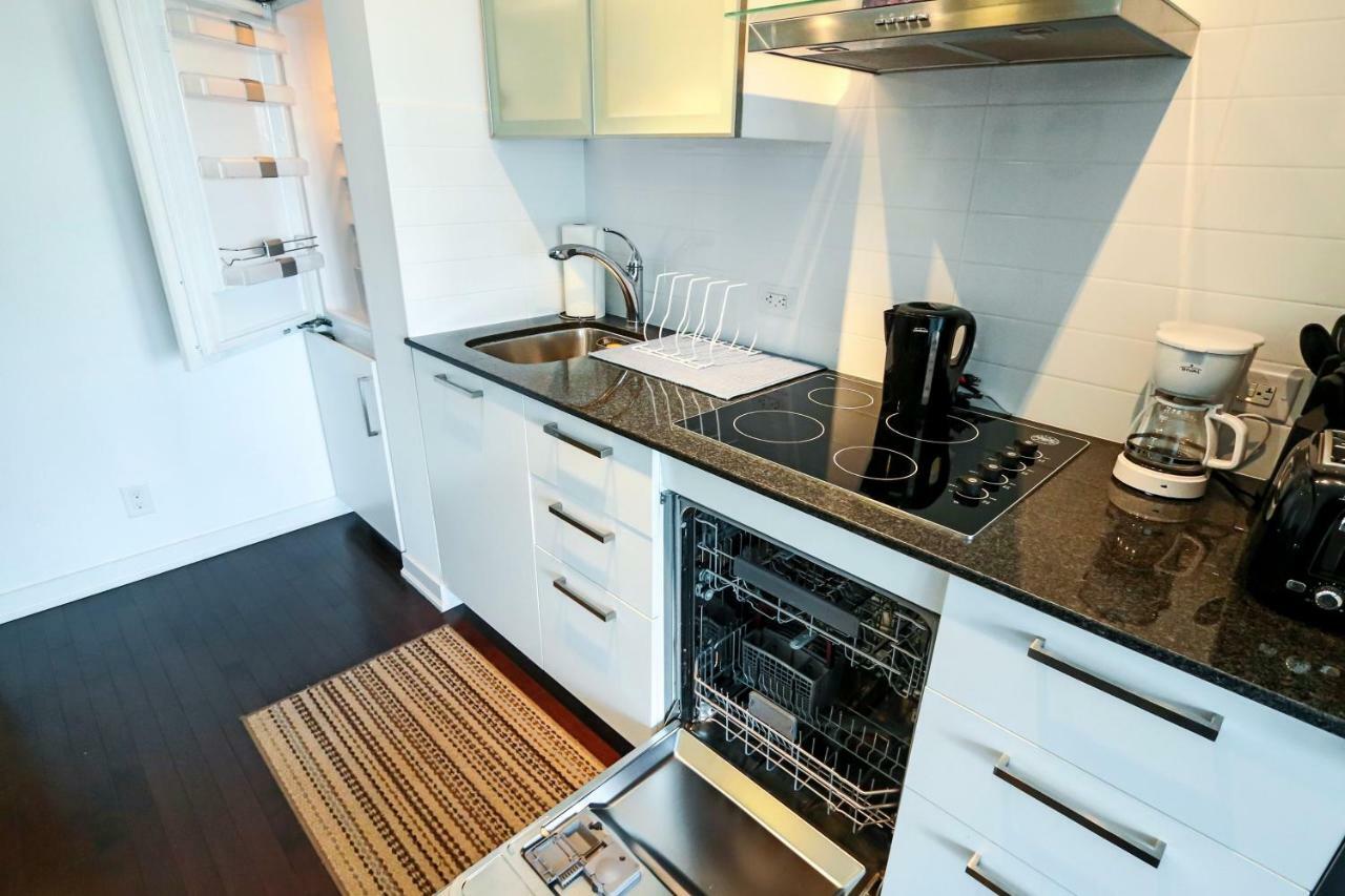 Micasa Suites - Modern Executive Condo Toronto Bagian luar foto
