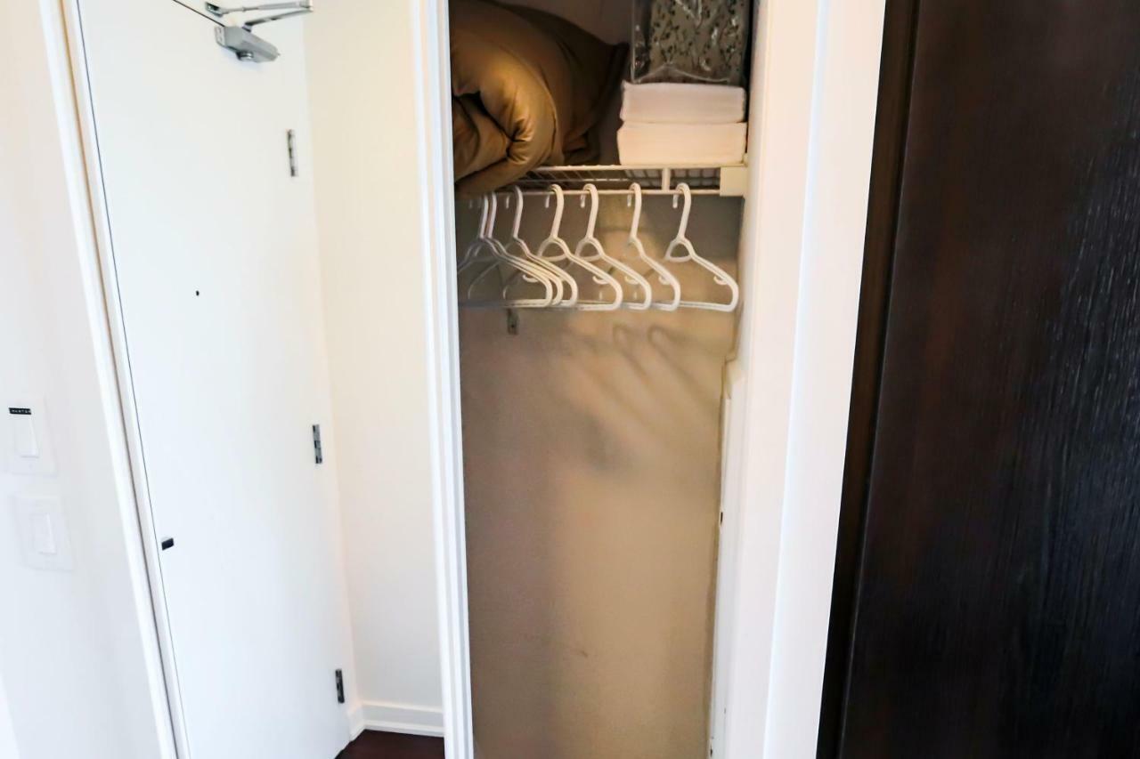 Micasa Suites - Modern Executive Condo Toronto Bagian luar foto