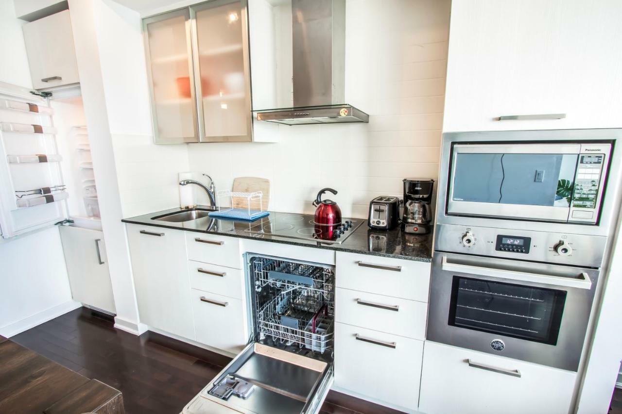 Micasa Suites - Modern Executive Condo Toronto Bagian luar foto