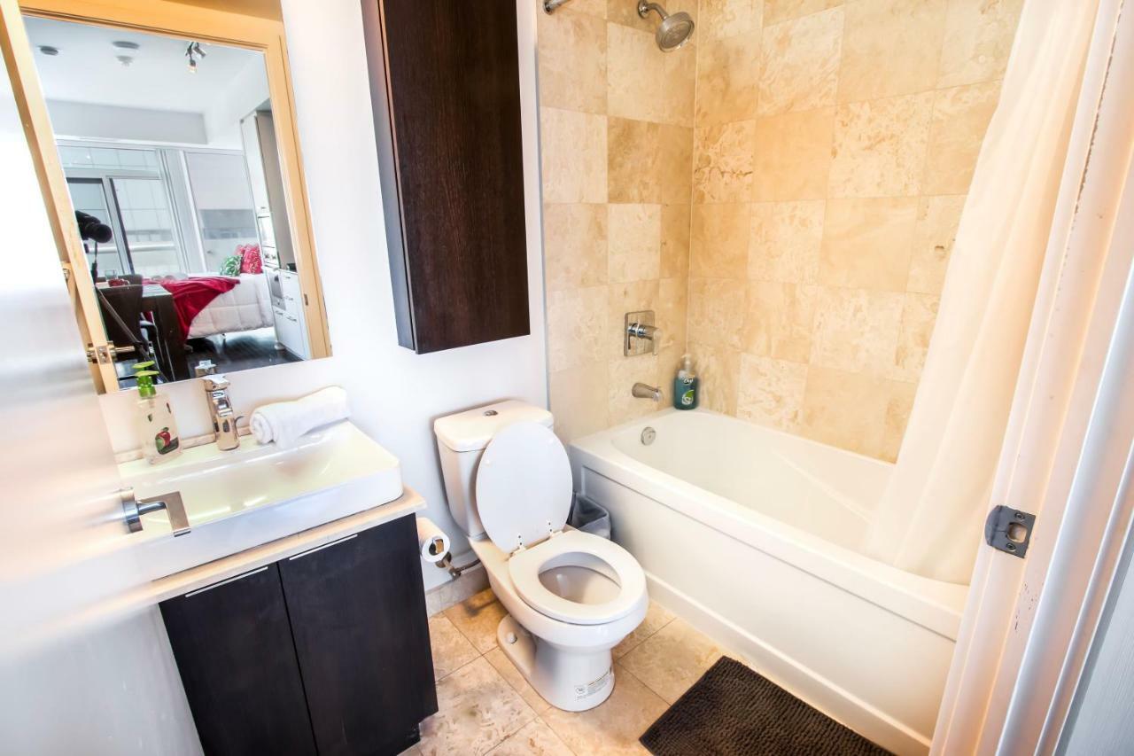 Micasa Suites - Modern Executive Condo Toronto Bagian luar foto