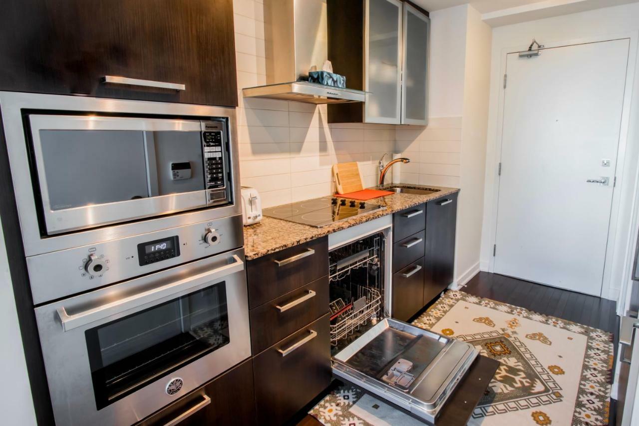 Micasa Suites - Modern Executive Condo Toronto Bagian luar foto