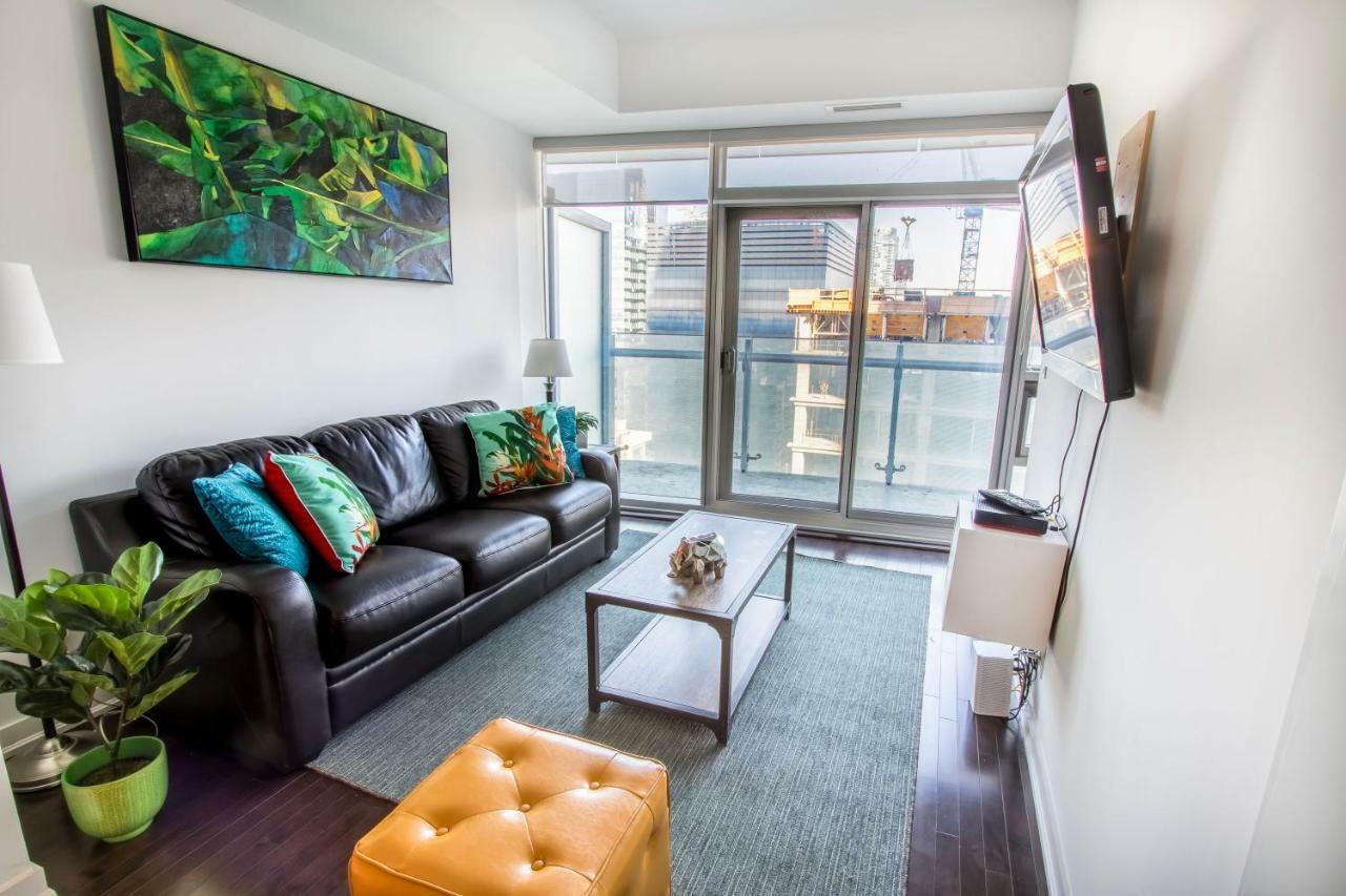 Micasa Suites - Modern Executive Condo Toronto Bagian luar foto
