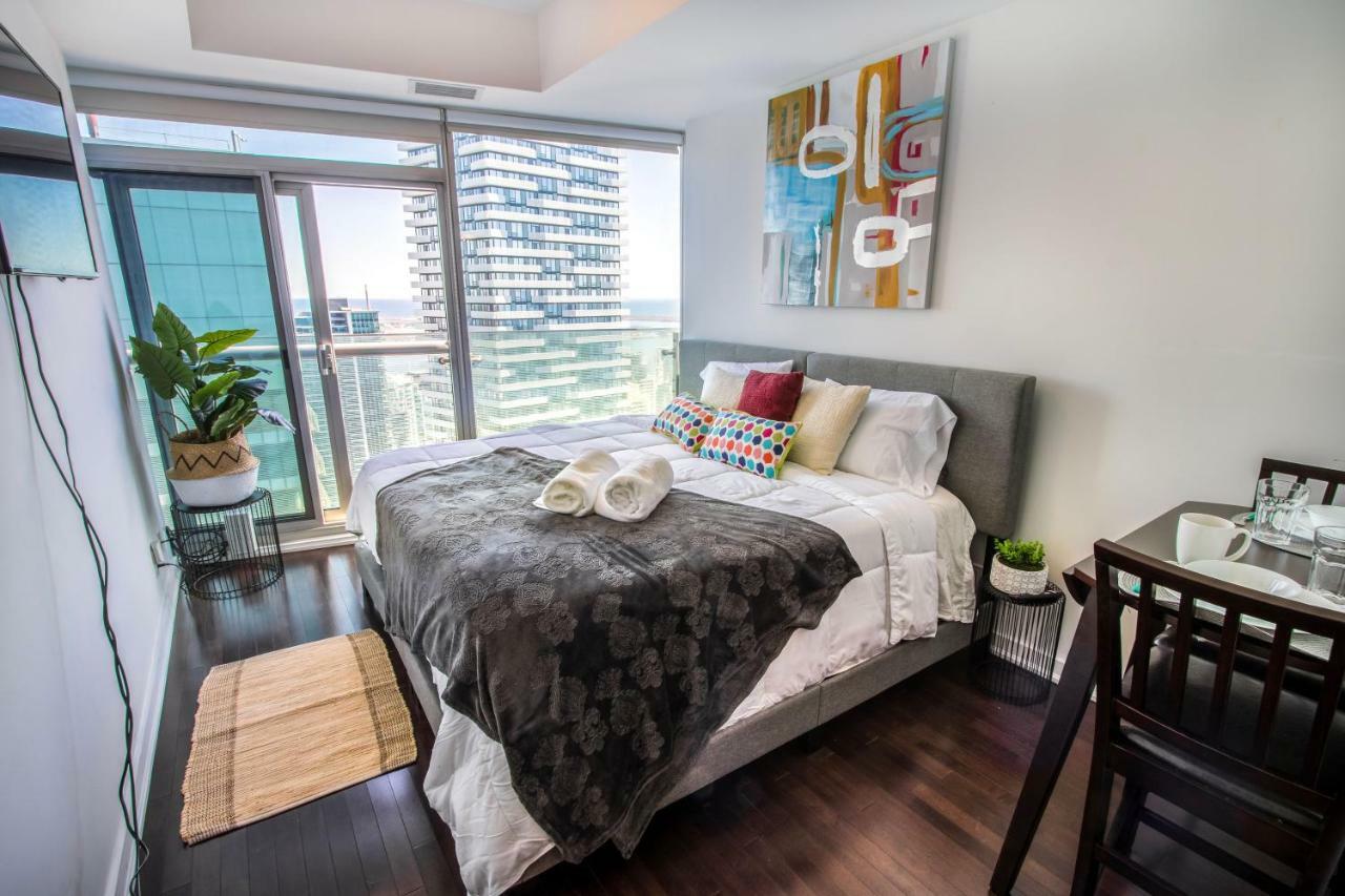 Micasa Suites - Modern Executive Condo Toronto Bagian luar foto